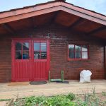 Aerogommage et mise en peinture lasure Sikkens d'un chalet sur La Côte région Nyon